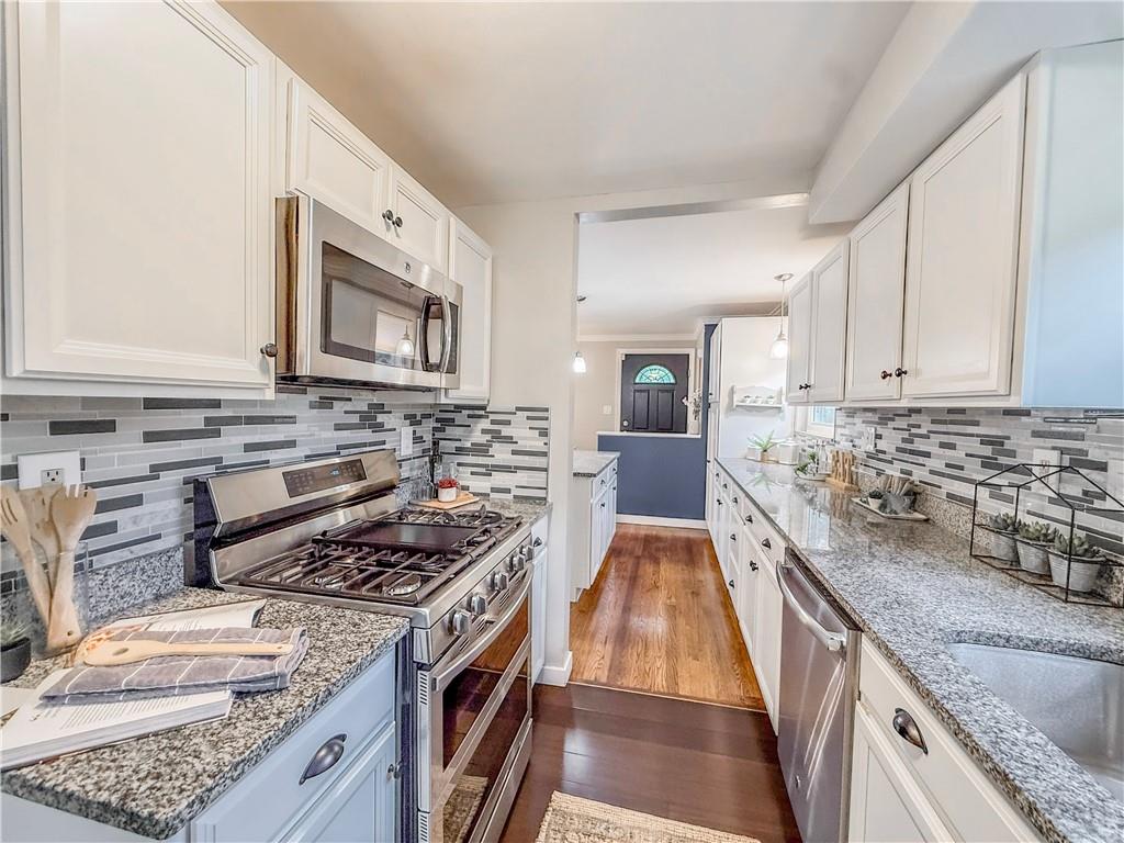951 Logan Road Bethel Park, PA 15102 - Photo 11 of 37 Gallery Image 11