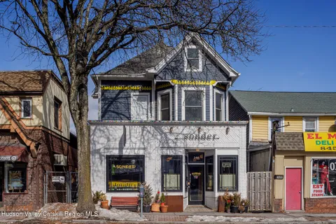 $1,100,000 | 346 Broadway, Kingston, NY 12401