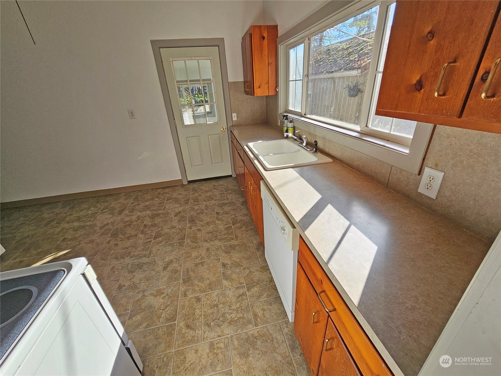 18220 Dallas Street Southwest Rochester, WA 98579 - Photo 6 of 28