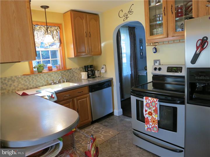 360 Derwyn Road Lansdowne, PA 19050 - Photo 8 of 25 Gallery Image 8