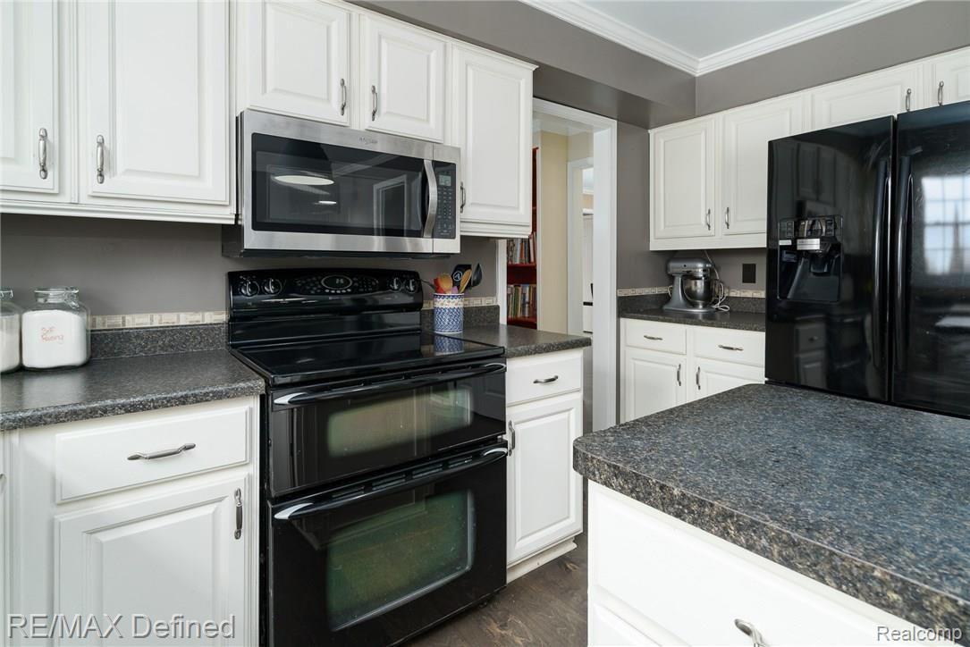 1282 Sandy Ridge Drive Rochester, MI 48306 - Photo 17 of 39 1282-Sandy-Ridge-17.jpg