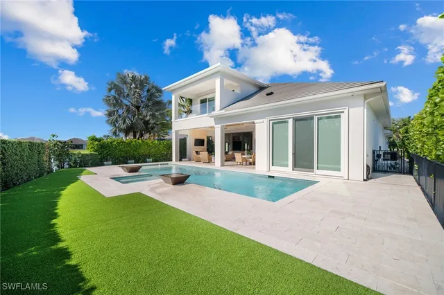 a view of house with outdoor space and porch