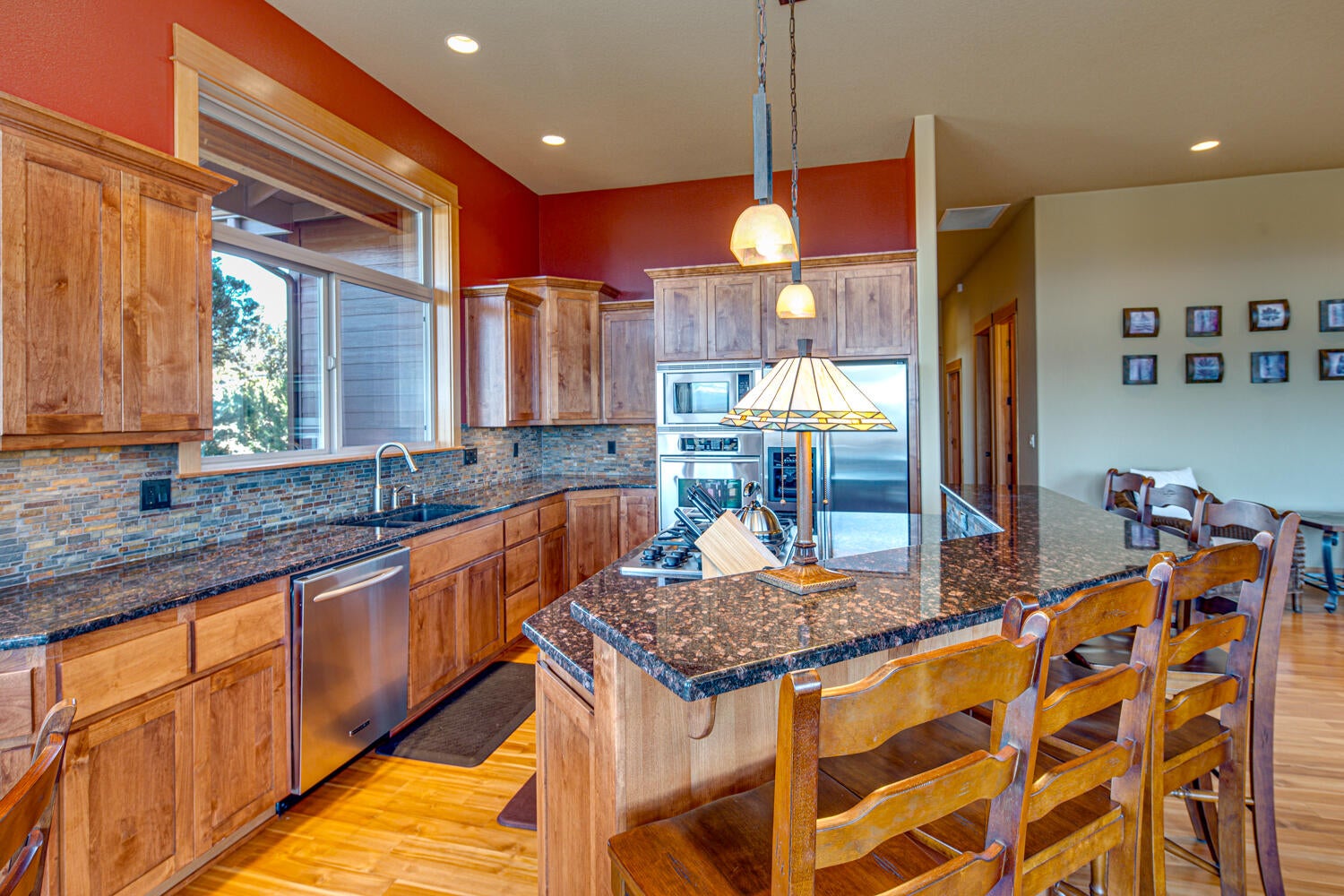 994 Highland View Loop Redmond, OR 97756 - Photo 17 of 44 994-153