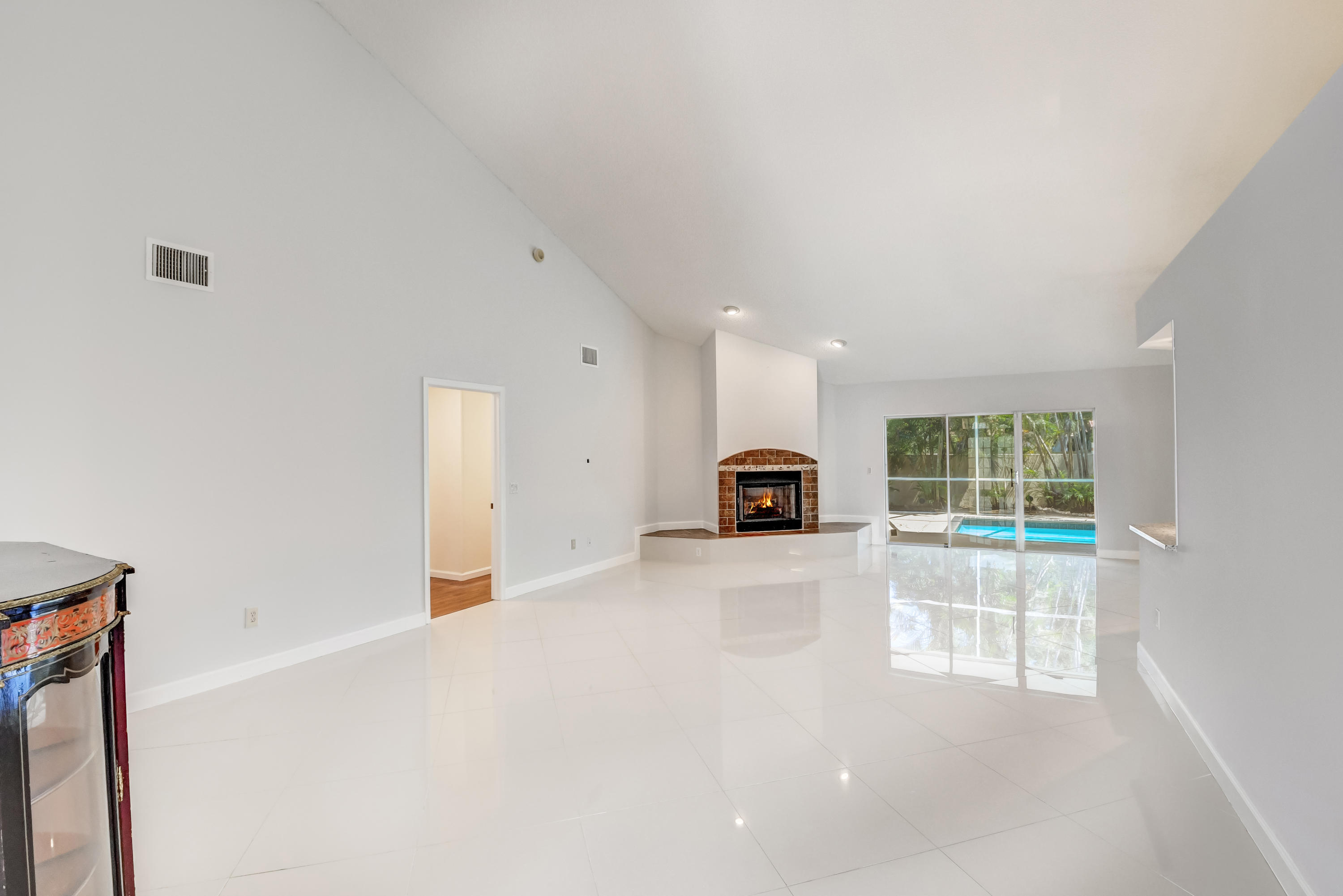 6950 Northwest 2nd Terrace Boca Raton, FL 33487 - Photo 7 of 44 Spacious and Open