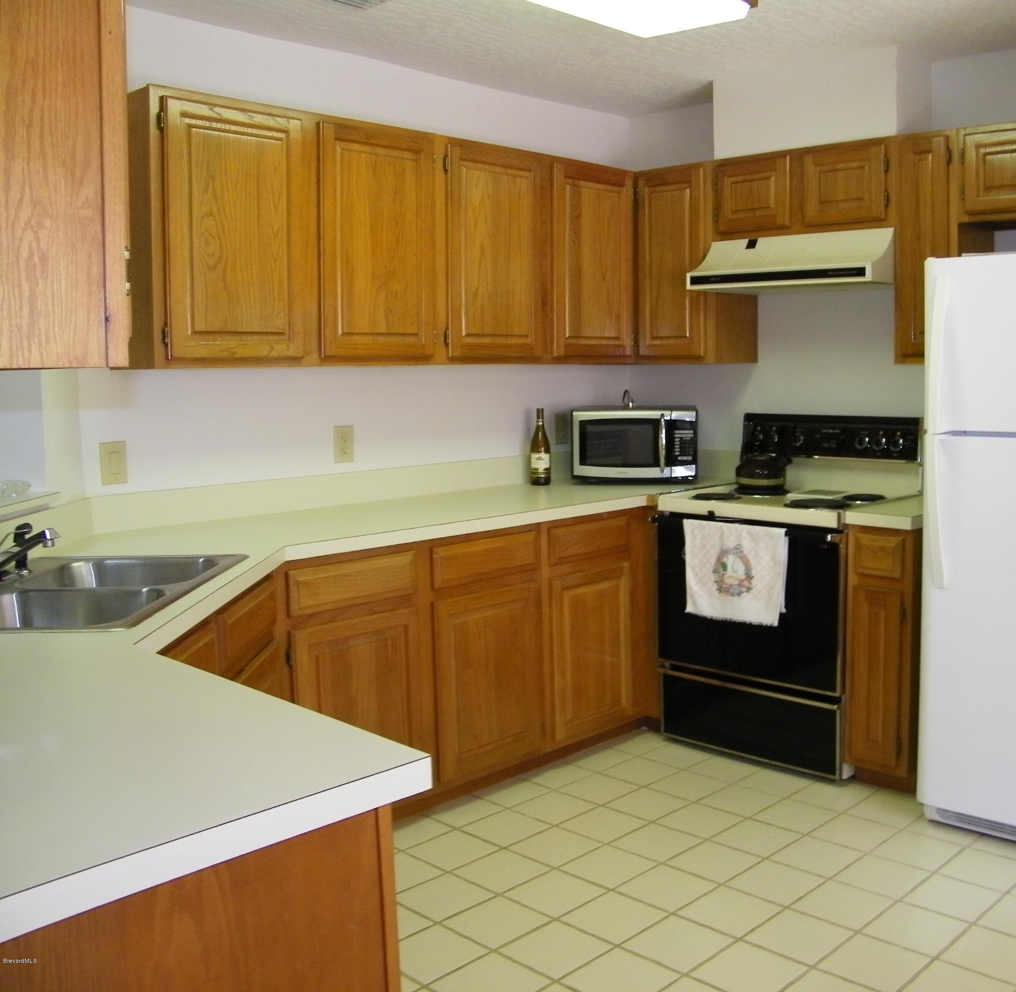 844 Ridge Lake Drive Melbourne, FL 32940 - Photo 9 of 29 Room for the Chef