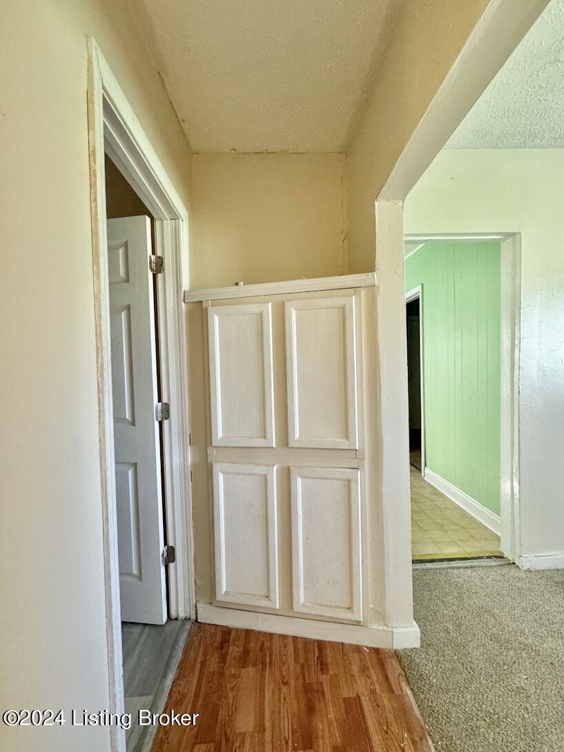 10800 Blue Lick Road Louisville, KY 40229 - Photo 27 of 40 25