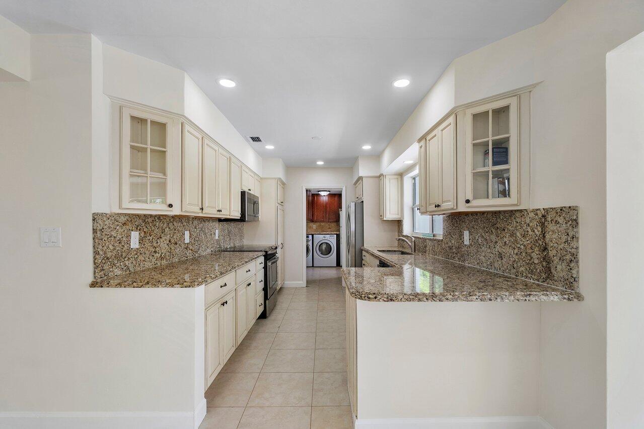 401 Northeast 24th Street Boca Raton, FL 33431 - Photo 14 of 42 401 NE 24th Street, Boca Raton (14)