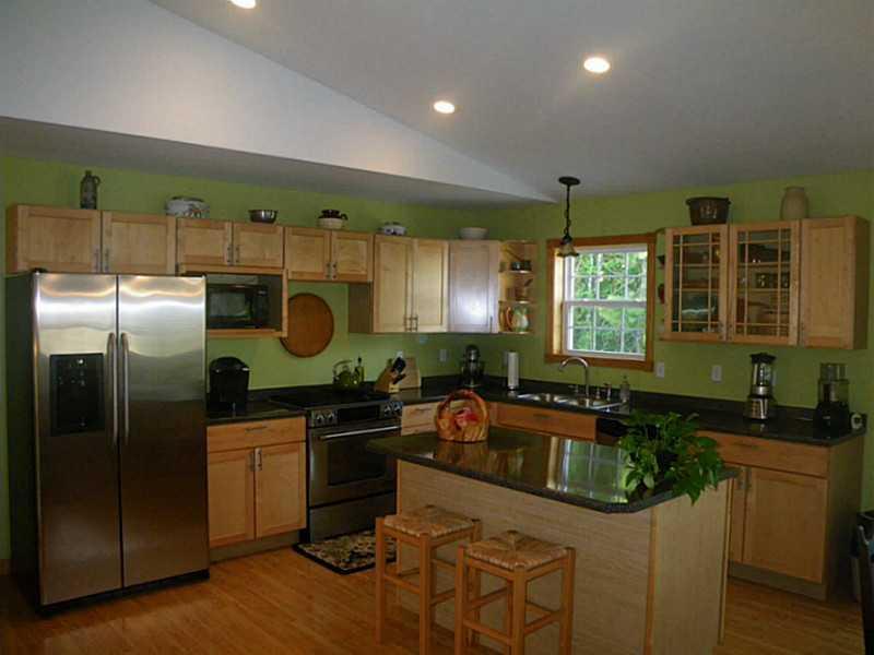 57 Bomarc Road Bangor, ME 04401 - Photo 8 of 33 Kitchen.
