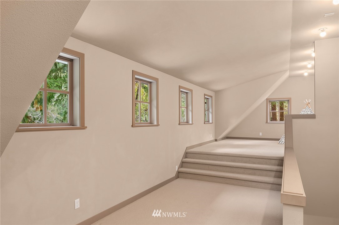 16313 Kelly Road Northeast Duvall, WA 98019 - Photo 11 of 40 Gallery Image 11