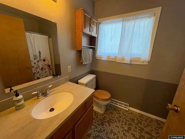 $369,000 | 685 Cedar Street, Lander, WY 82520