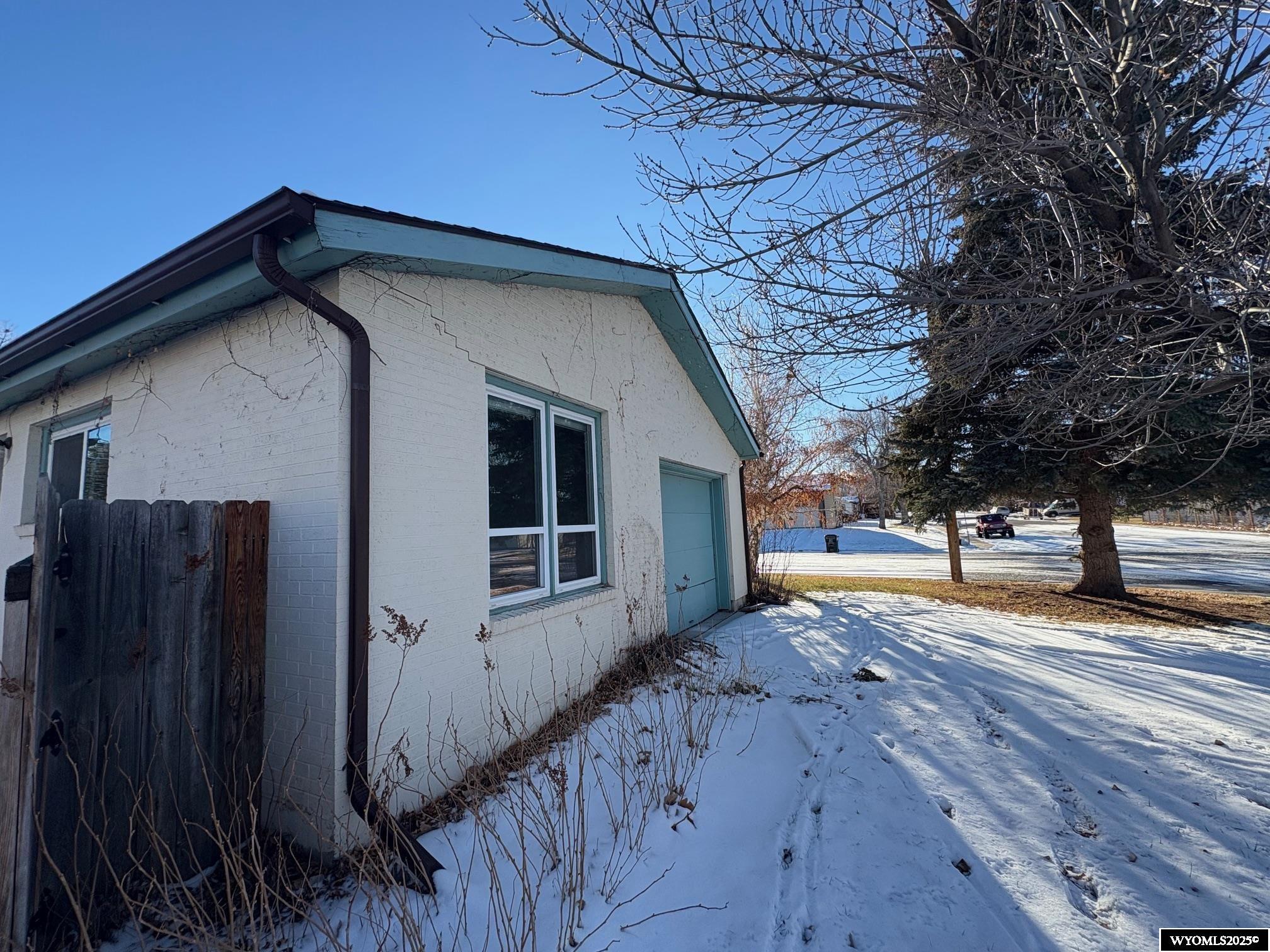685 Cedar Street Lander, WY 82520 - Photo 2 of 34