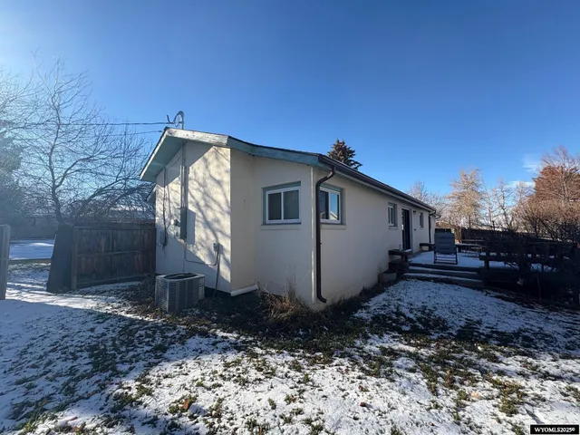 $369,000 | 685 Cedar Street, Lander, WY 82520