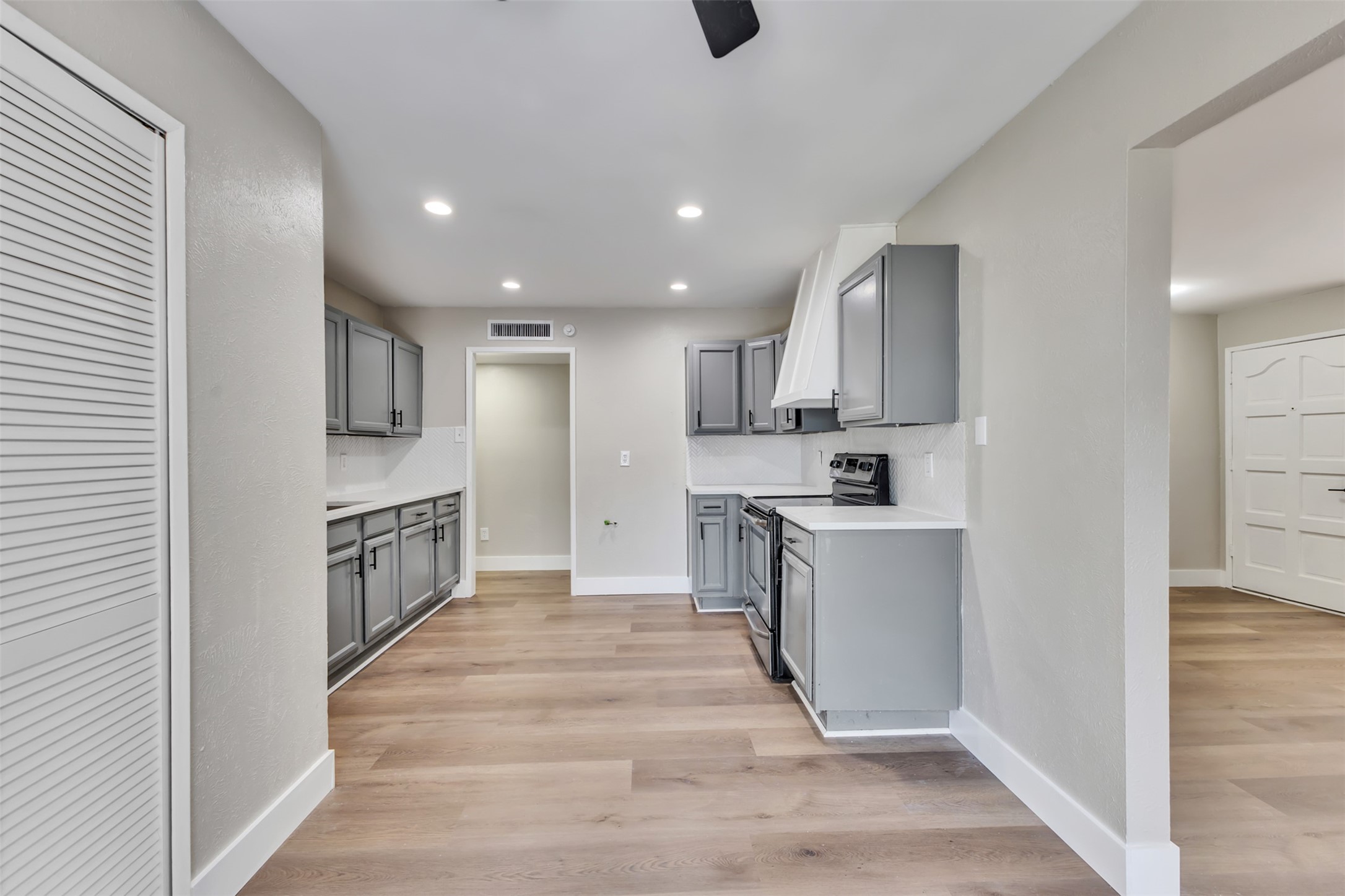 22926 Millgate Drive Spring, TX 77373 - Photo 9 of 23 Gallery Image 9
