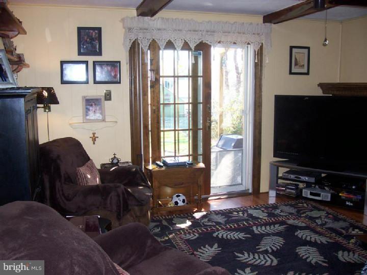 1630 Red Oak Road Williamstown, NJ 08094 - Photo 11 of 25 Family Room