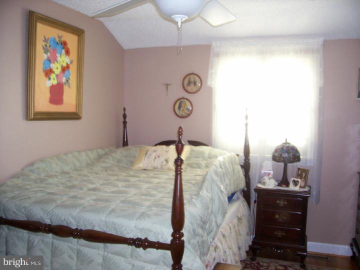 1630 Red Oak Road Williamstown, NJ 08094 - Photo 15 of 25 Bedroom 2