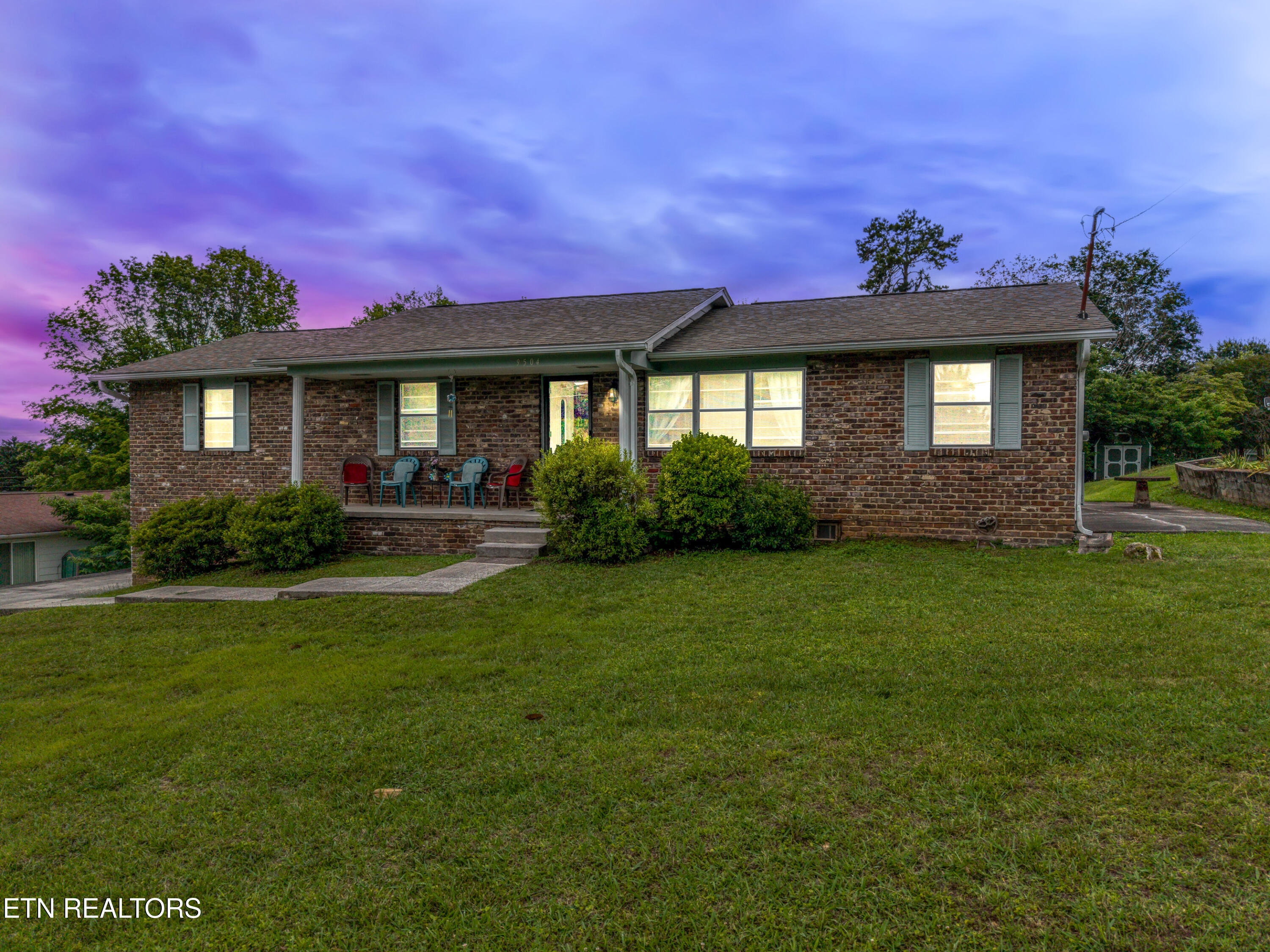 9504 Bob Gray Road Knoxville, TN 37923 - Photo 2 of 46 DJI_20260623115429_0089_D-2-2