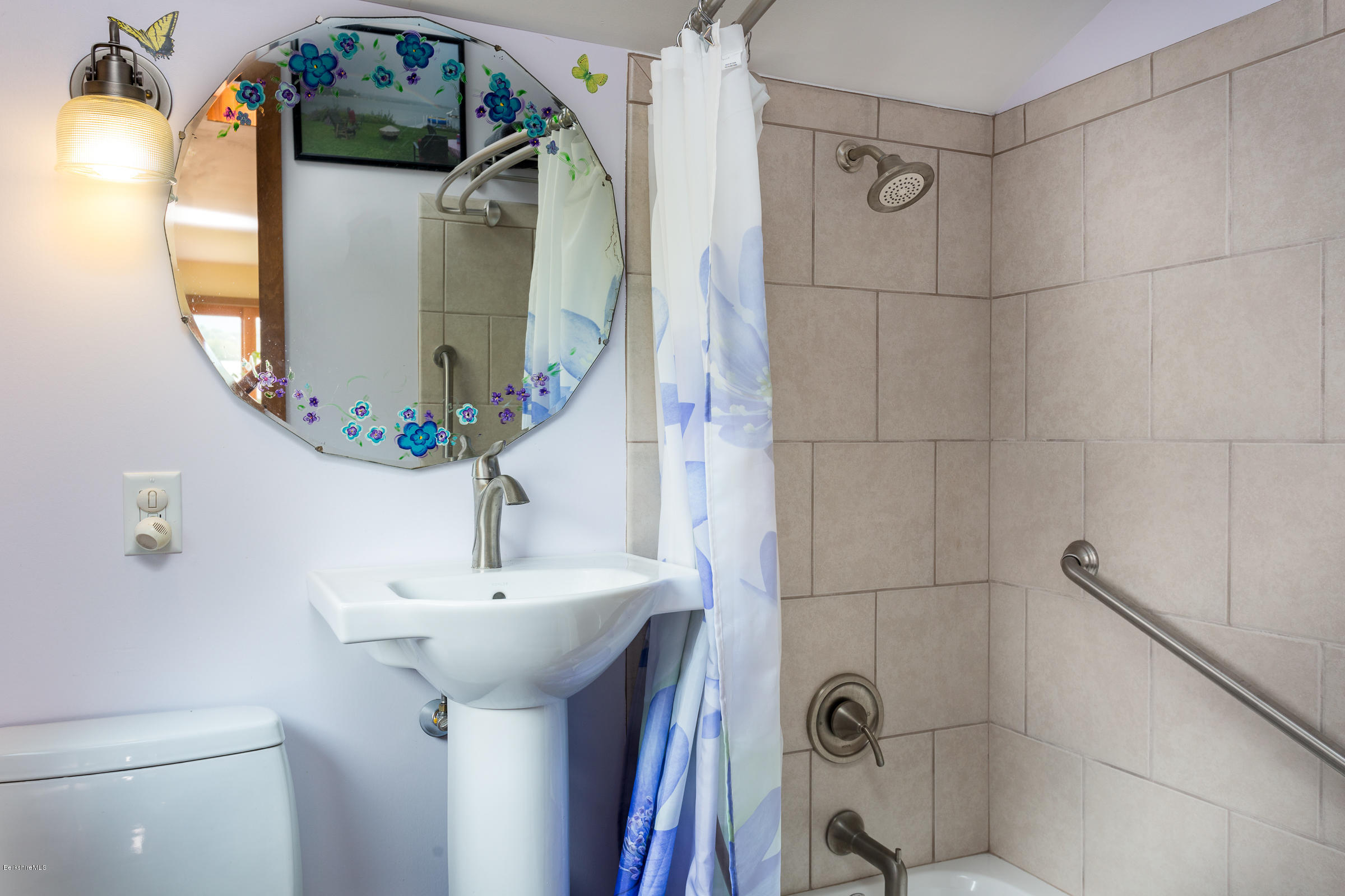 20 Waubeek Road Pittsfield, MA 01201 - Photo 9 of 18 First Floor Bathroom
