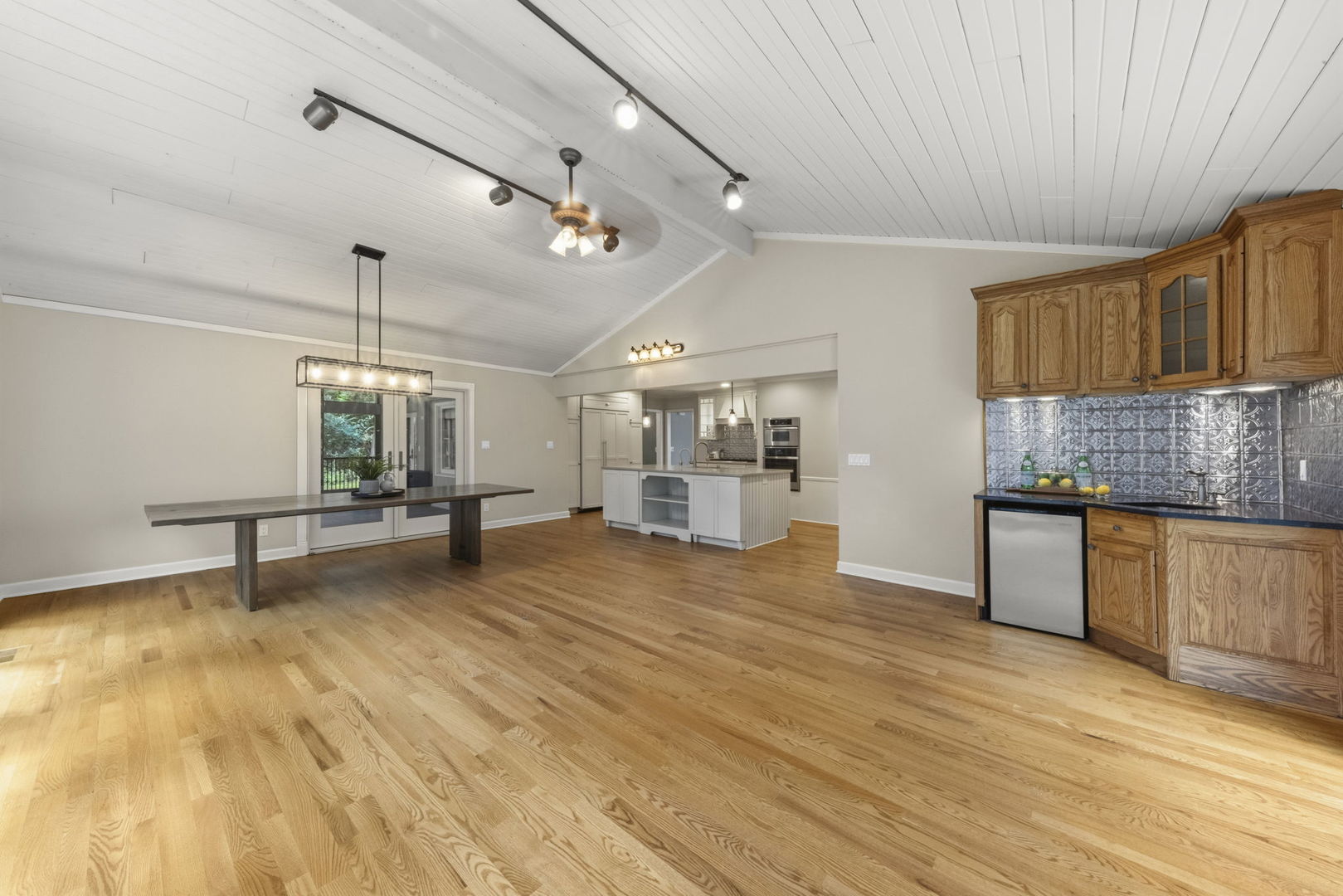 36W473 Ferson Creek Road St. Charles, IL 60174 - Photo 8 of 41