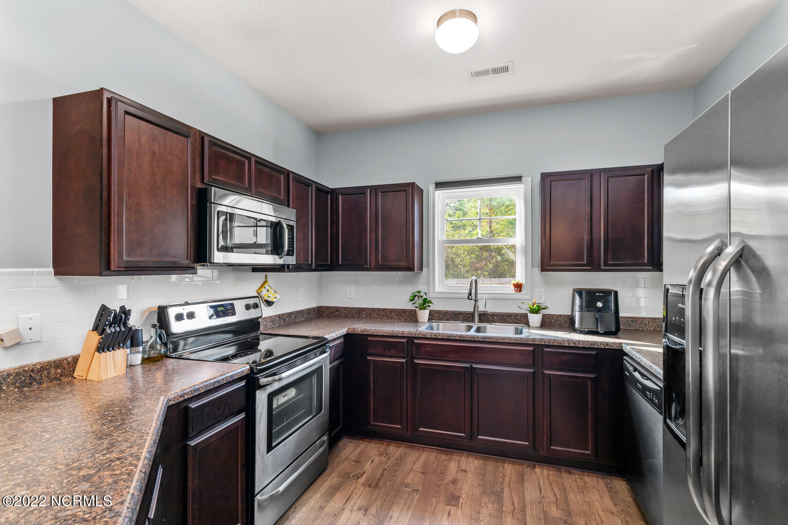 306 Frisco Way Holly Ridge, NC 28445 - Photo 16 of 39 15