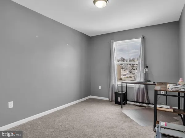 a view of a houses with yard