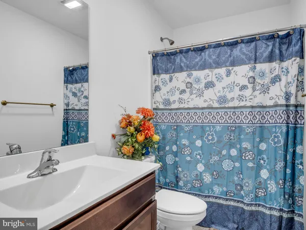 a view of livingroom with furniture and closet