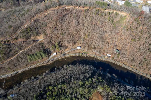 a view of a lake in a city