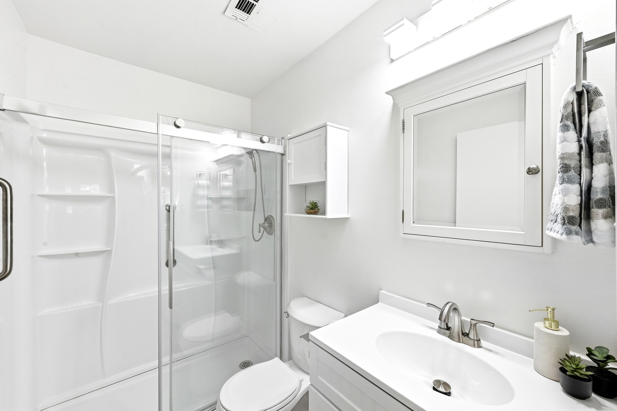 2215 Post Road, Unit 1026 Austin, TX 78704 - Photo 19 of 29 Primary bathroom remodeled 2022