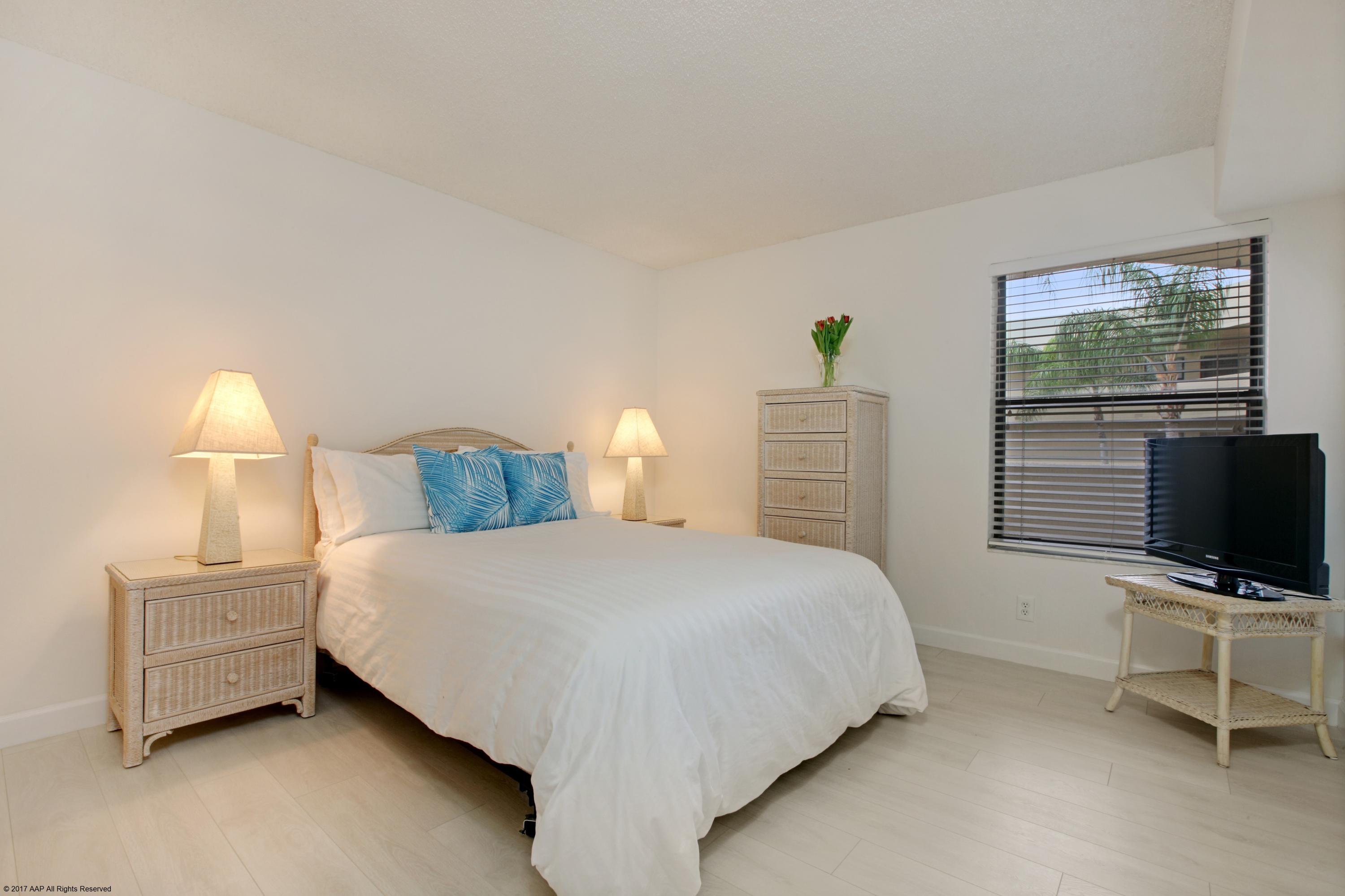 5801 Camino Del Sol, Unit 305 Boca Raton, FL 33433 - Photo 10 of 15 Bedroom 2