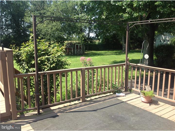 228 Marlton Road Pilesgrove, NJ 08098 - Photo 3 of 8 Deck