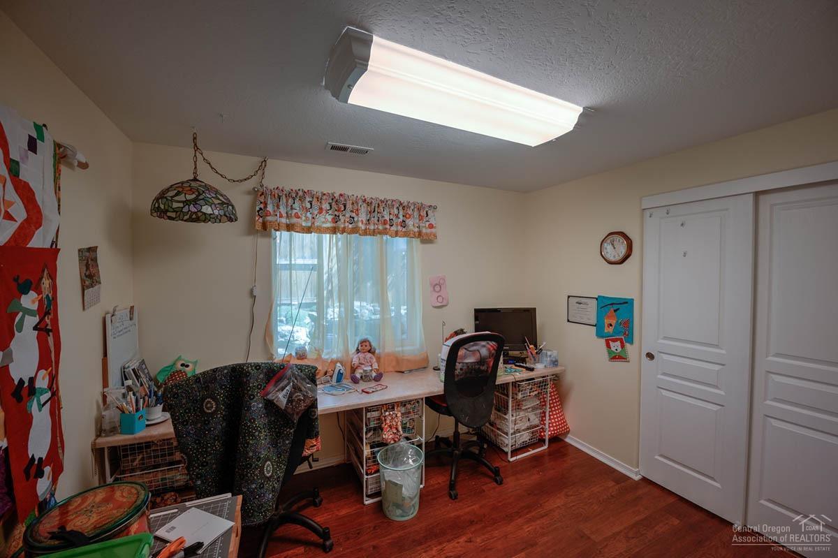 2816 Northeast Spring Water Place Bend, OR 97701 - Photo 12 of 16 Gallery Image 12