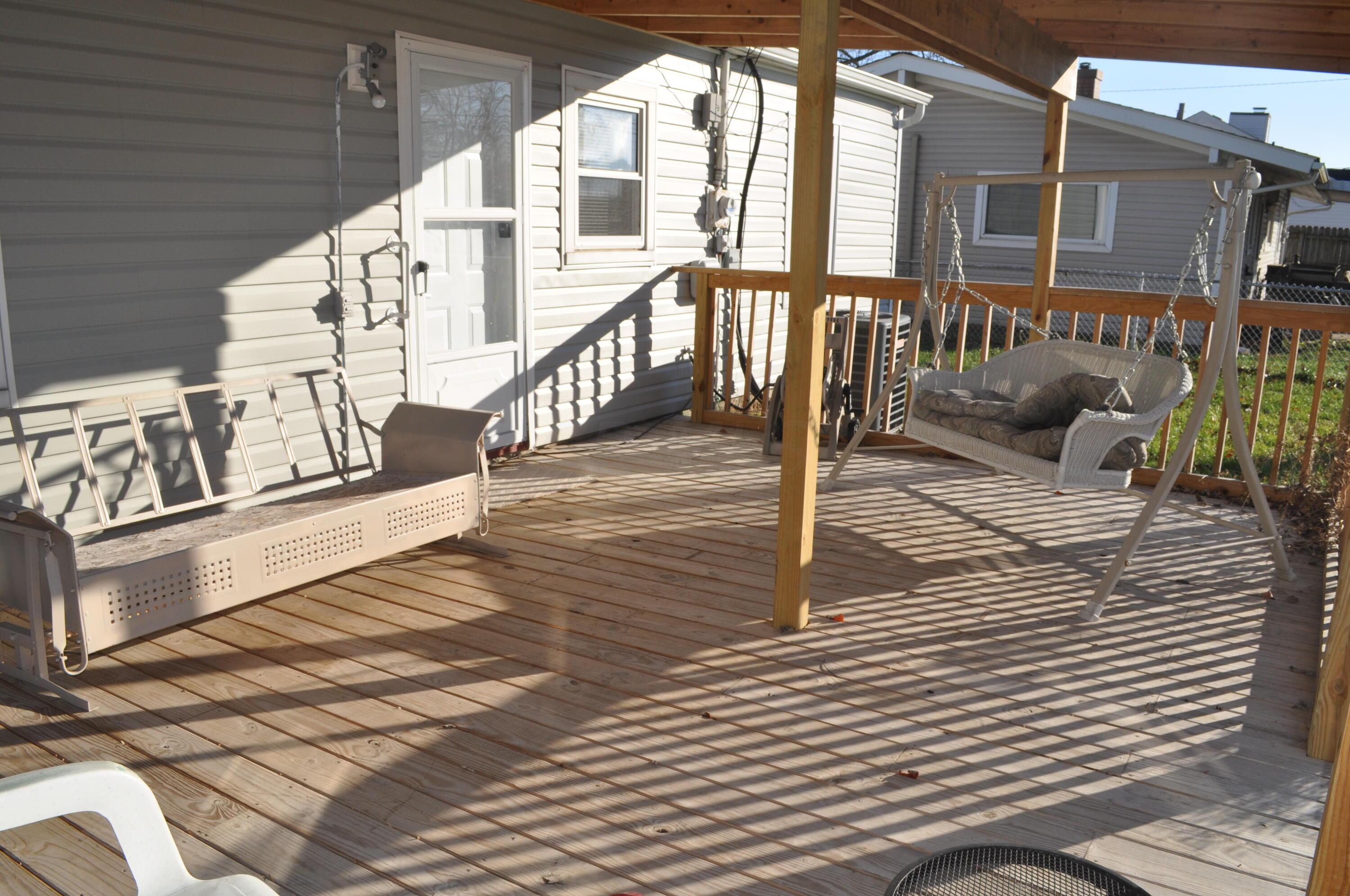 4935 Lockbourne Road Columbus, OH 43207 - Photo 24 of 24 Large Covered Deck