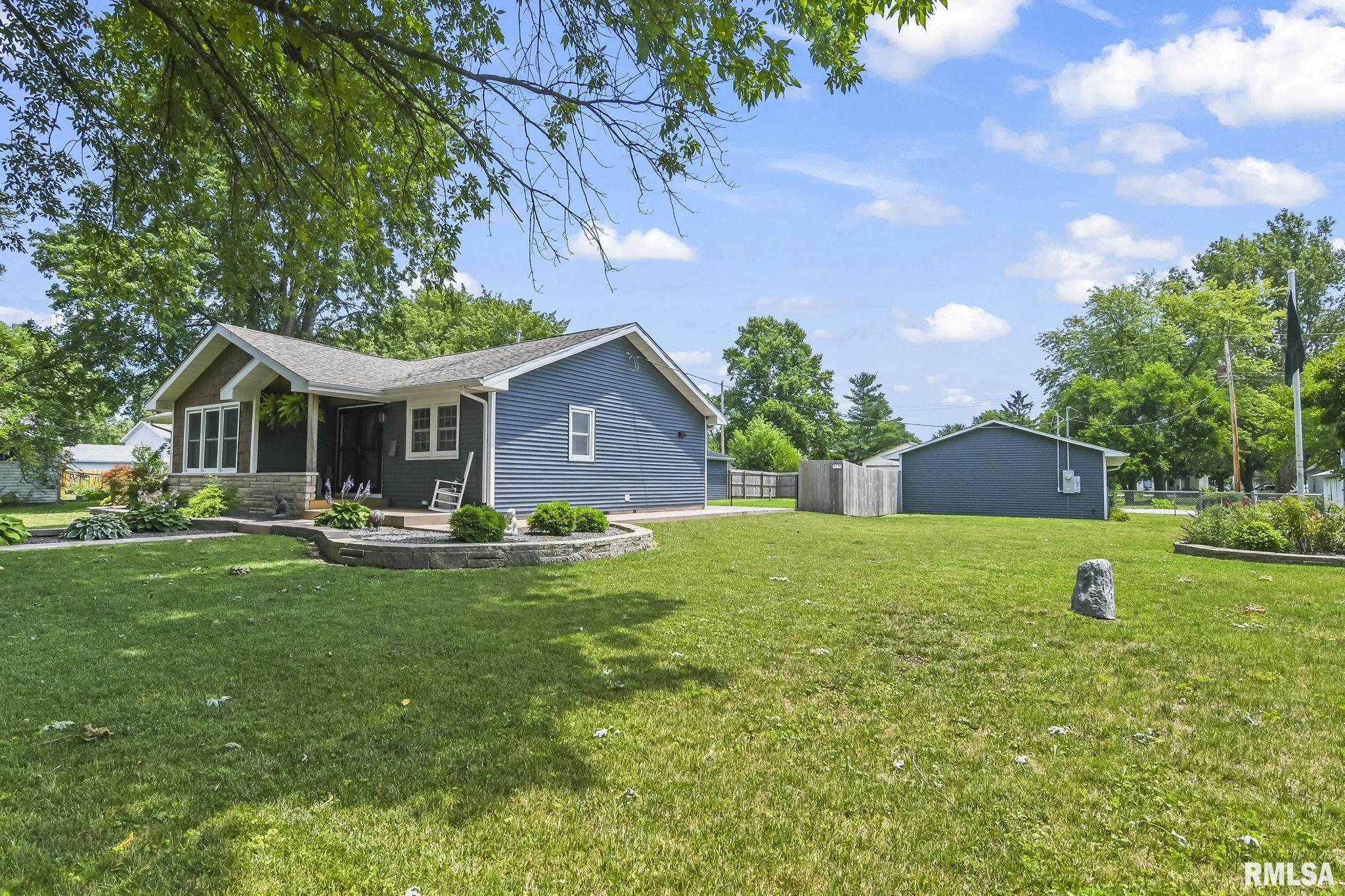 110 South Locust Street Assumption, IL 62510 - Photo 3 of 36
