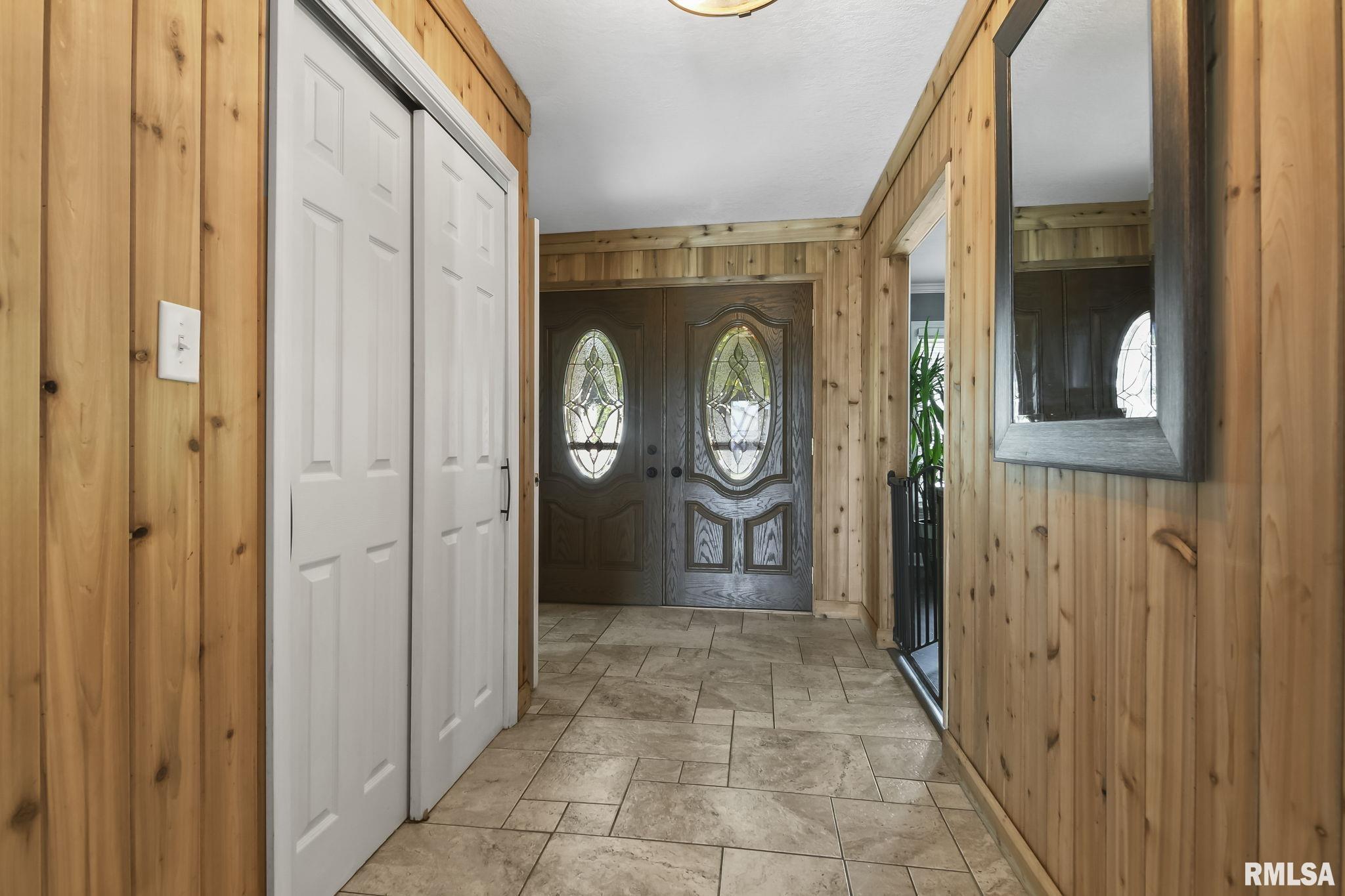 110 South Locust Street Assumption, IL 62510 - Photo 5 of 36