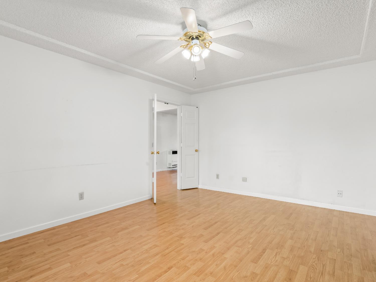 272 North Caesar Avenue Clovis, CA 93612 - Photo 5 of 34 a view of an empty room