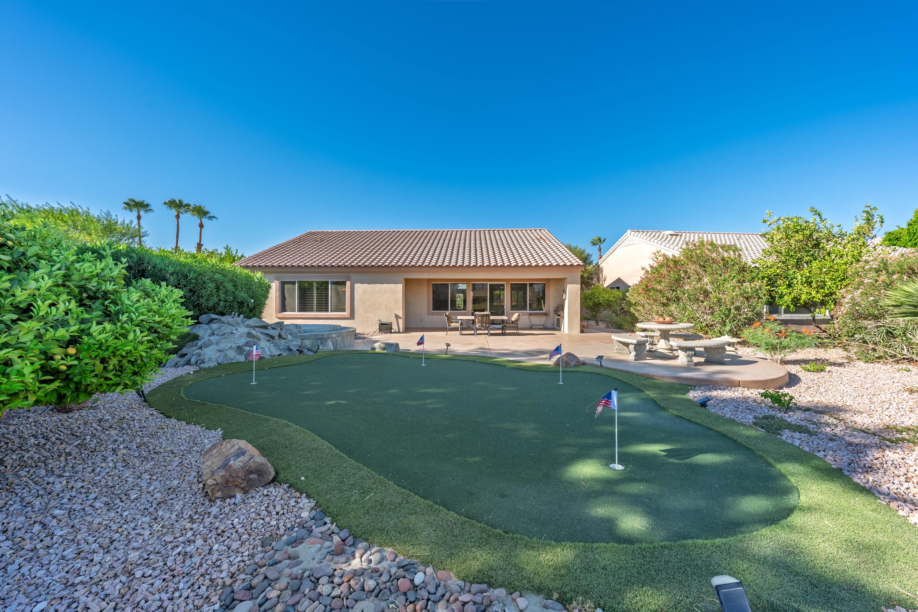 39455 Manorgate Road Palm Desert, CA 92211 - Photo 5 of 36 Photo-14