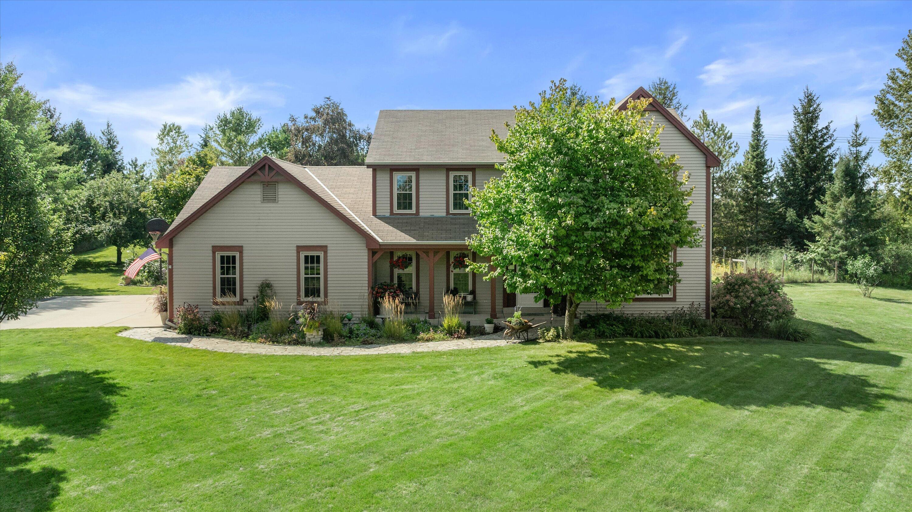 1669 Lake Shore Road Grafton, WI 53024 - Photo 2 of 70 Lake Shore