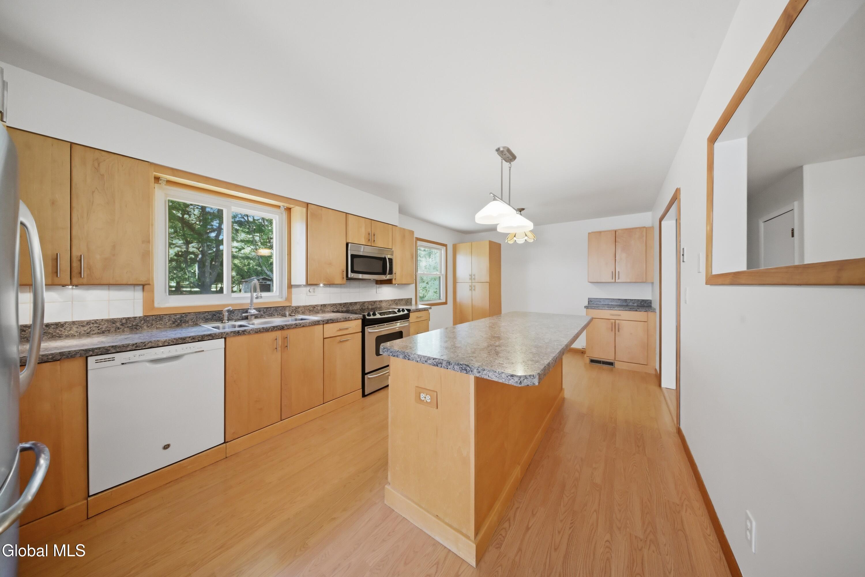 103 Smith Road Mechanicville, NY 12118 - Photo 10 of 36 10