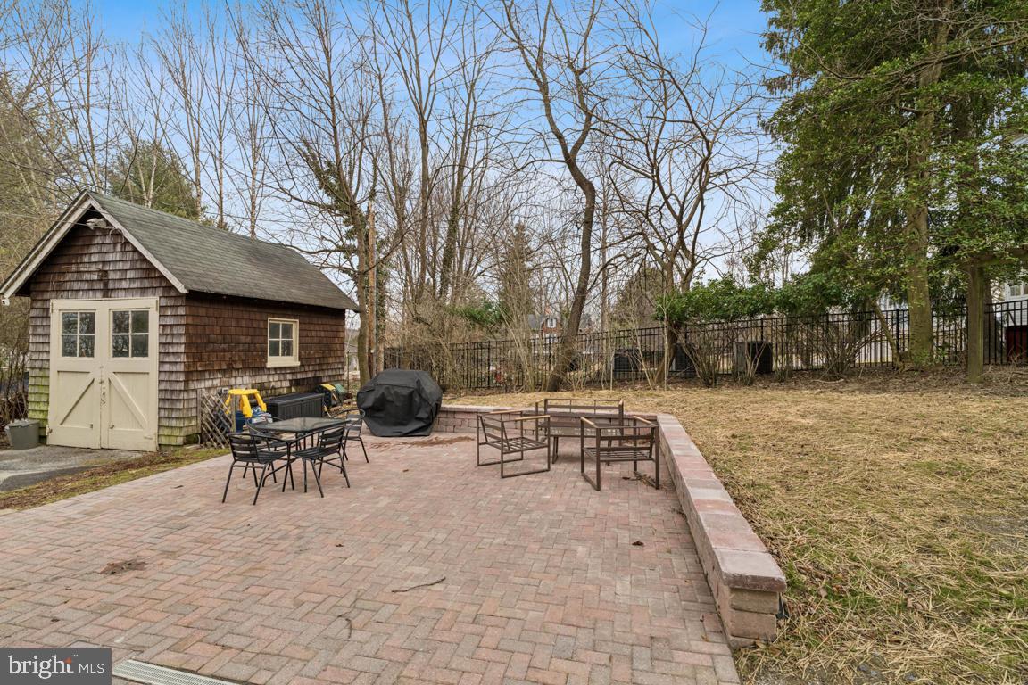 1811 Dixon Road Baltimore, MD 21209 - Photo 39 of 45 a view of outdoor space yard and patio