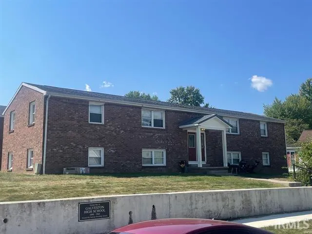 $875 | 127 West Jackson Street, Unit 6, Galveston, IN 46932