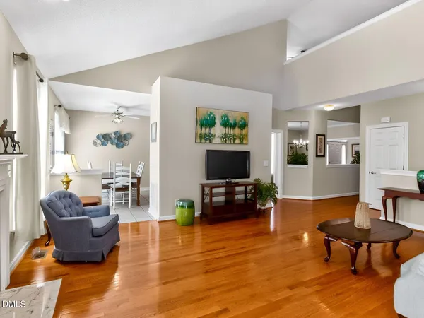 $649,900 | 408 Knotts Valley Lane, Cary, NC 27519