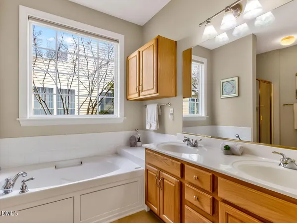 $649,900 | 408 Knotts Valley Lane, Cary, NC 27519