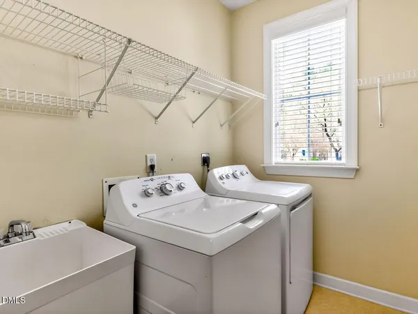 $649,900 | 408 Knotts Valley Lane, Cary, NC 27519