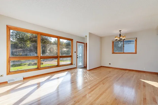 $430,000 | 1N274 Woods Avenue, Carol Stream, IL 60188