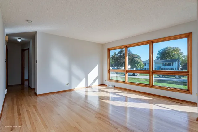 $430,000 | 1N274 Woods Avenue, Carol Stream, IL 60188