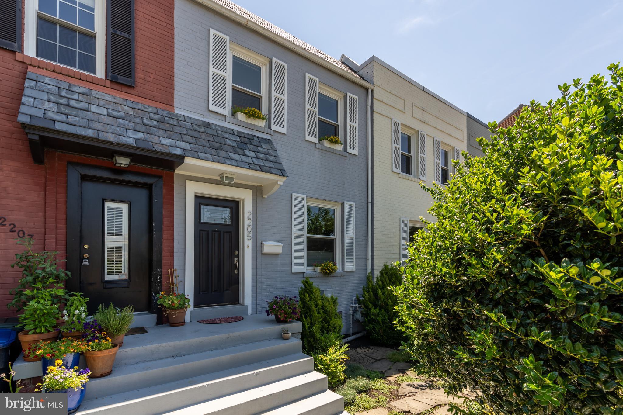 Simply charming in Adams Morgan!