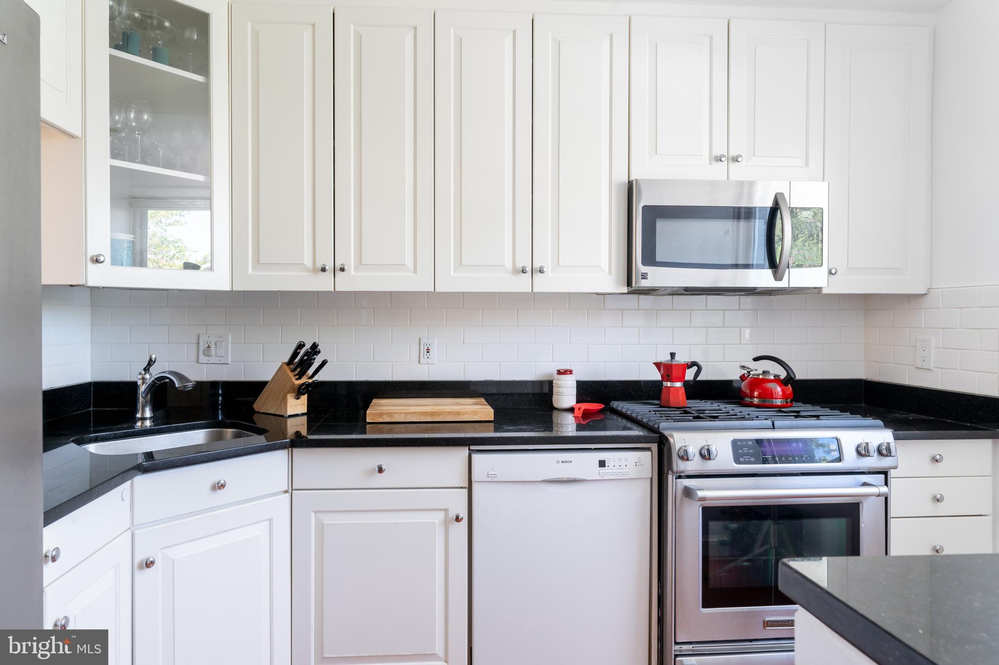2205 Ontario Road Northwest Washington, DC 20009 - Photo 7 of 31 Generous granite prep space will delight any chef!