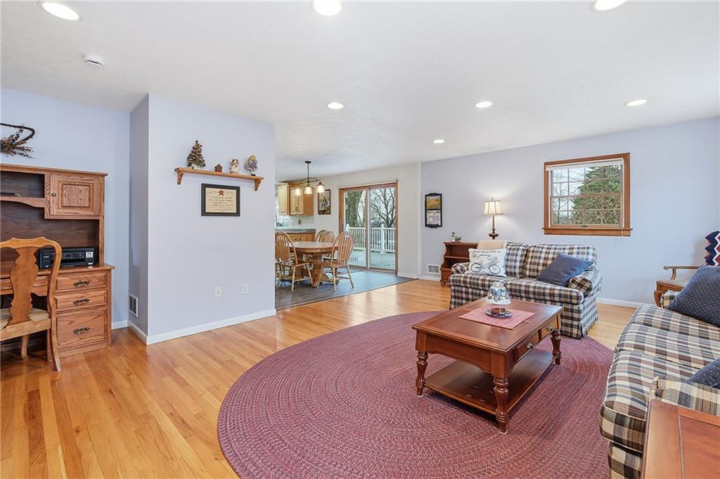 9403 Almar Place Pittsburgh, PA 15237 - Photo 4 of 50 With so much room, you could combine a work/study area with a space to gather together.