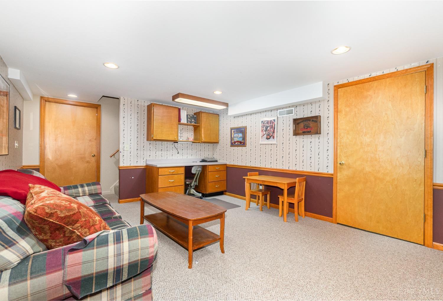 17 Hadley Road Greenhills, OH 45218 - Photo 24 of 36