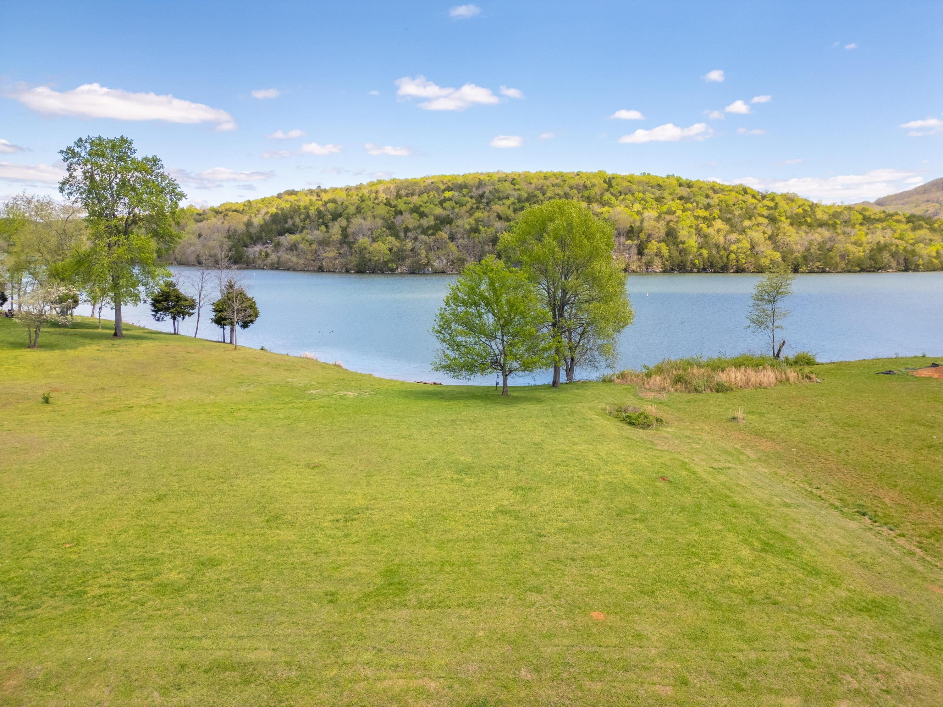 370 Edgewater Way, Unit 129 Jasper, TN 37347 - Photo 3 of 28 2024_04_April_370_Edgewater_Way_0007