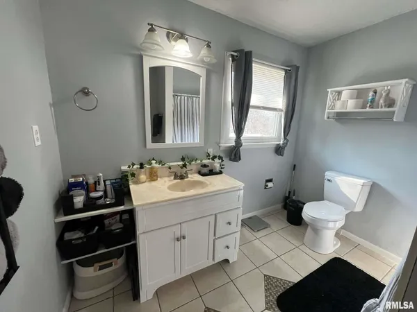 $165,000 | 209 West Kurlene Drive, Macomb, IL 61455